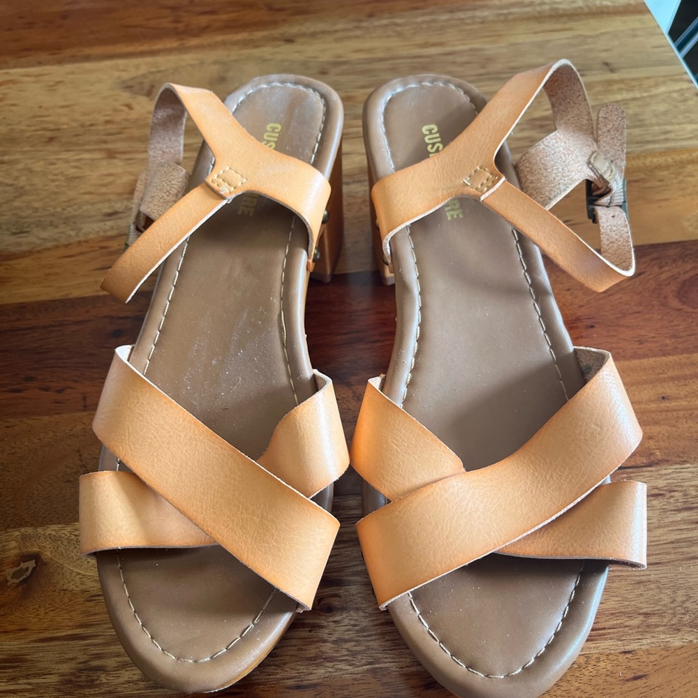 Cushionaire Clogs